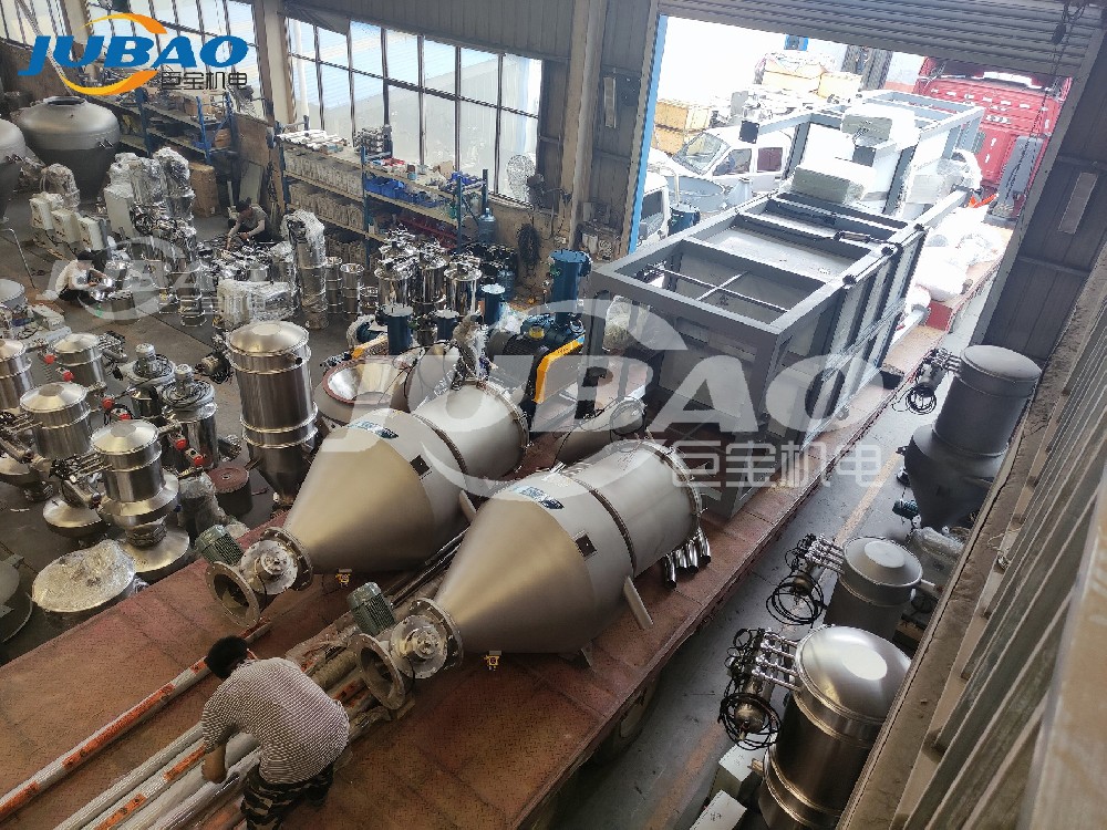 兩臺噸包投料站、兩臺真空上料機、螺旋上料機等發(fā)貨了